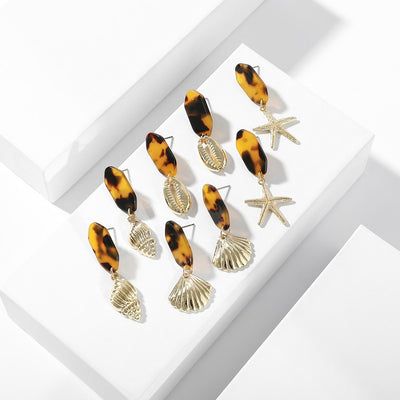 Gold Alloy Seashell Earring