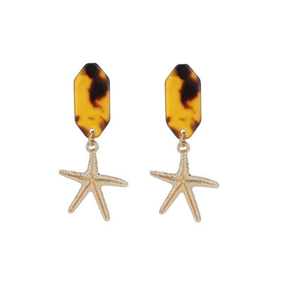 Gold Alloy Seashell Earring